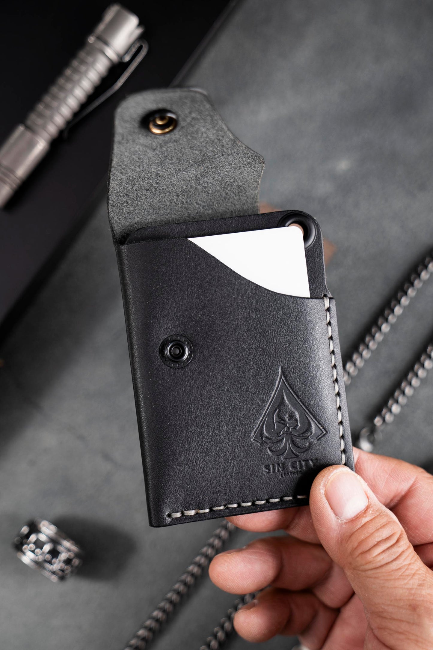 The Nomad – Everyday Carry Wallet