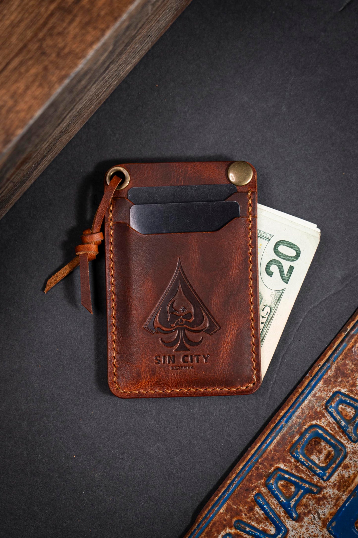 The Luxor   Handmade Minimalist Leather Wallet